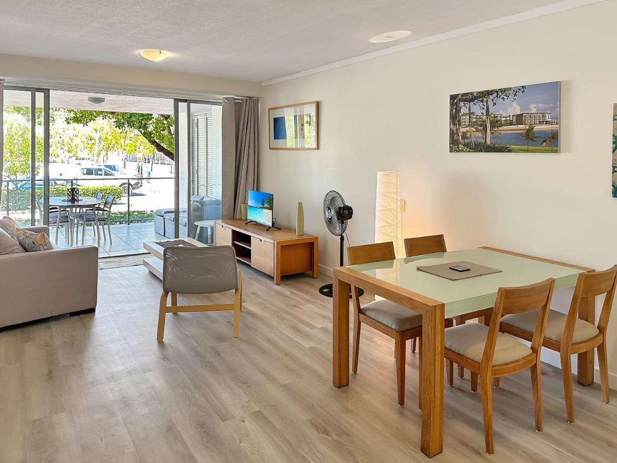 Apartment Blue On Blue Large One Bedroom Apartment, Steps From Ferry, Amazing Pool, Wifi *